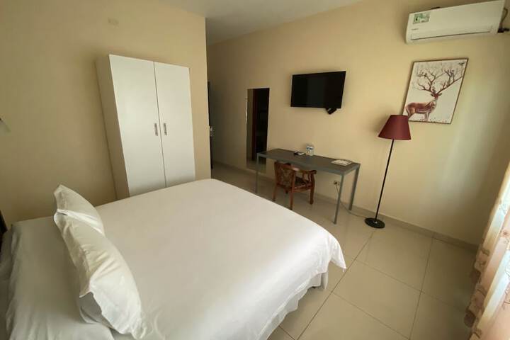 Room 26 of 48