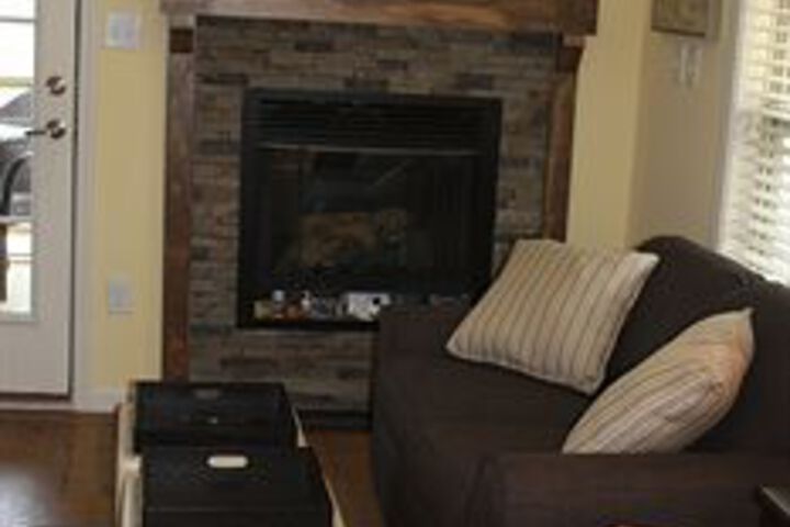 Room 4 of 8