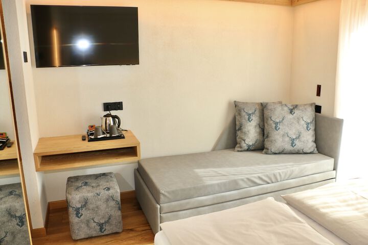 Room 16 of 131