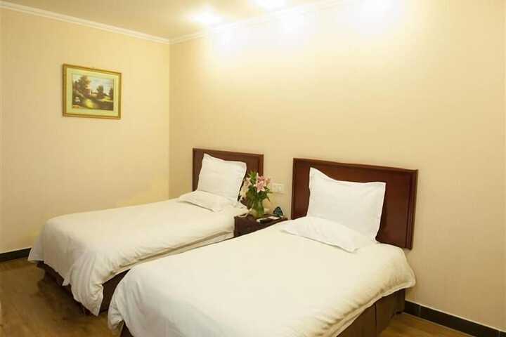 Room 12 of 72