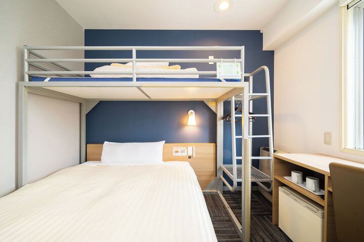 Room 8 of 31