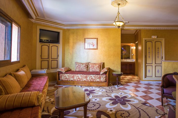 Room 6 of 34