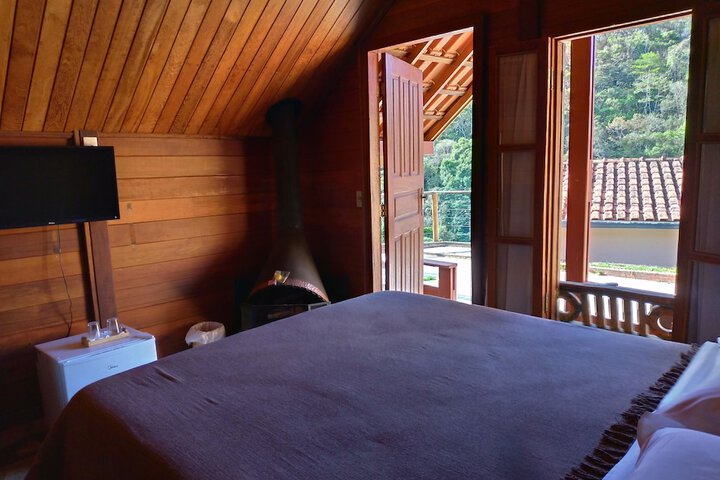Room 2 of 5