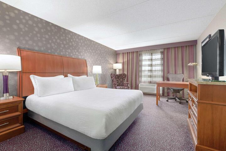 1 King Bed (9 of 12)