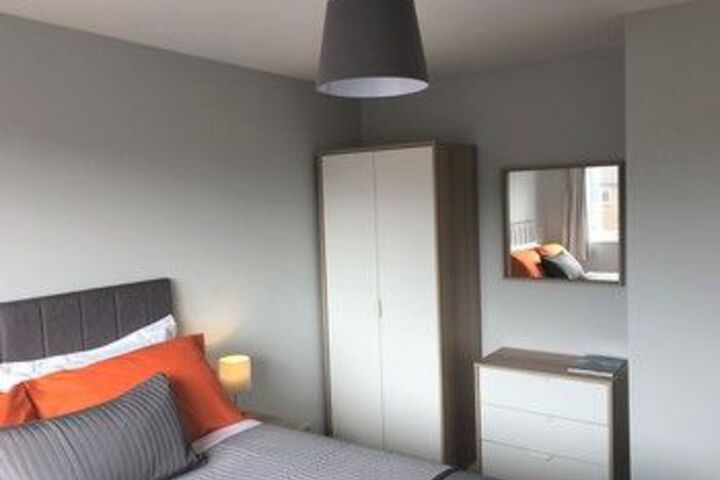 Room 12 of 27