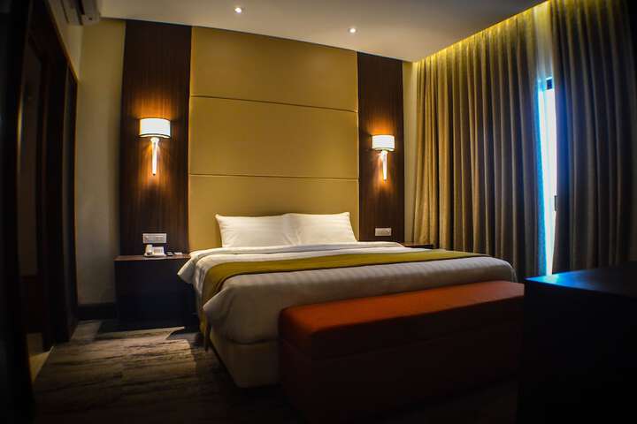 Room 12 of 113