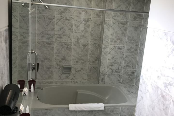 Room 16 of 35
