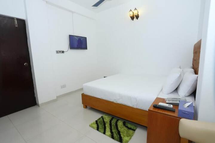 Room 5 of 31