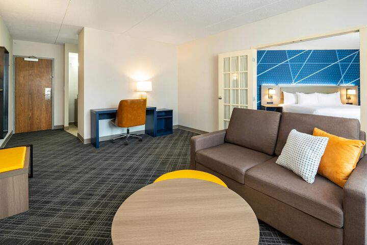 Room 15 of 60