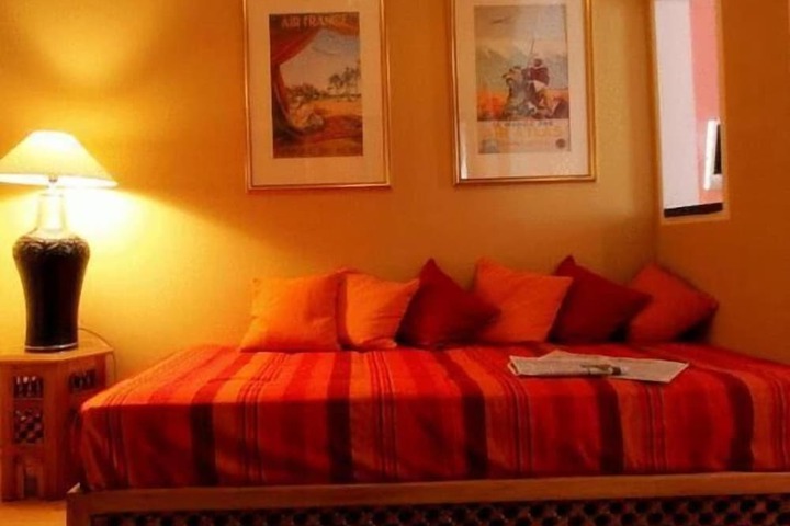 Room 27 of 39