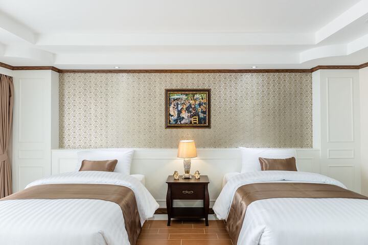 Room 16 of 53