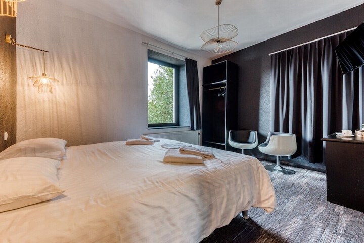 Room 9 of 39
