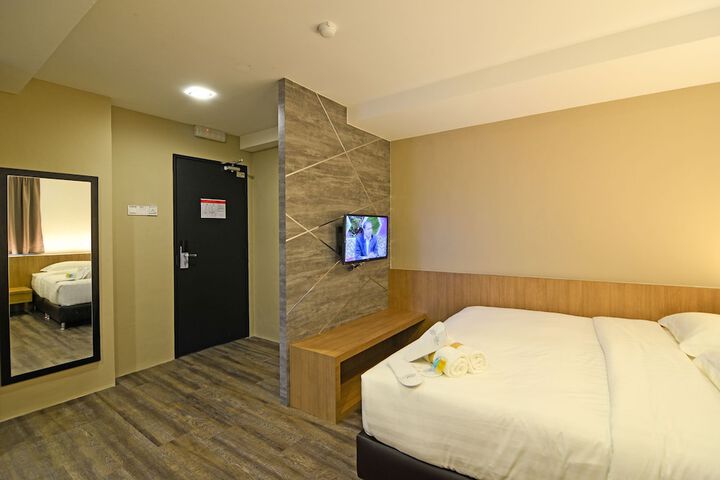 Room 11 of 31