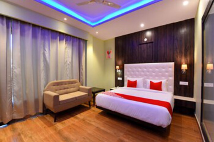 Room 6 of 27