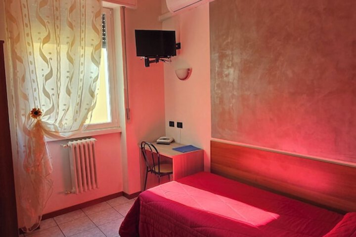 Room 14 of 23