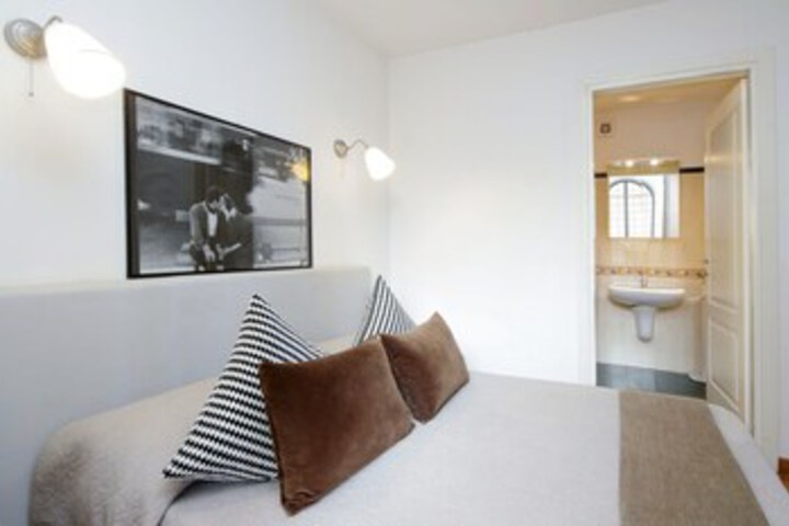 Room 48 of 52