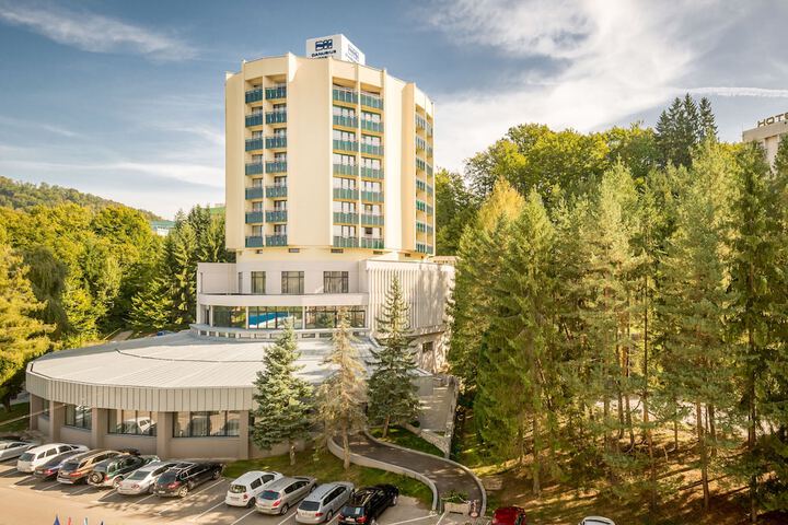 Hotel Exterior 42 of 42