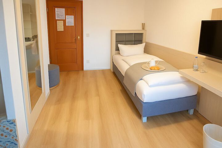 Room 12 of 65