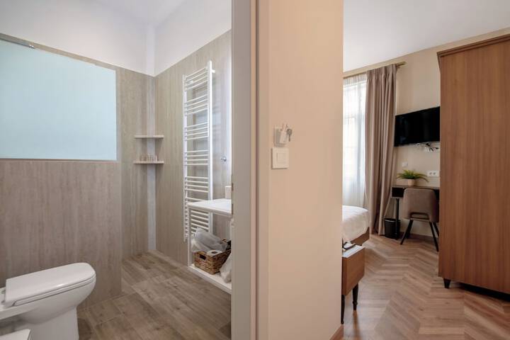 Room 49 of 115