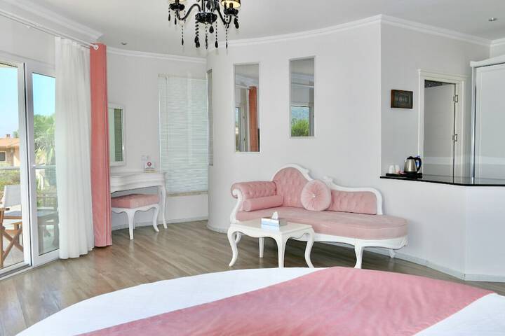 Room 16 of 106