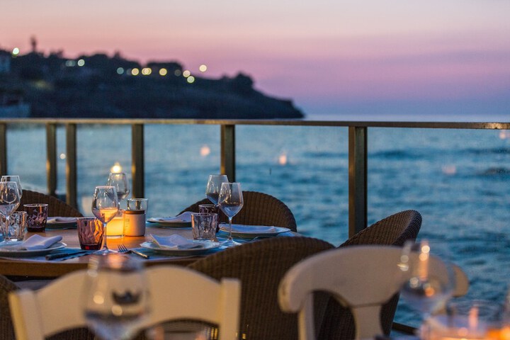 Dining 52 of 67