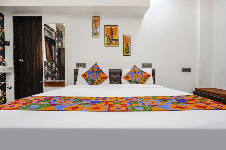 Room 16 of 32
