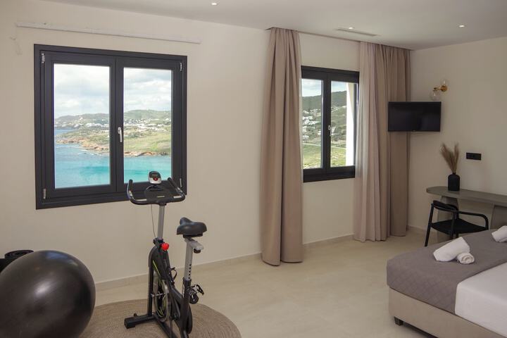 Room 5 of 186