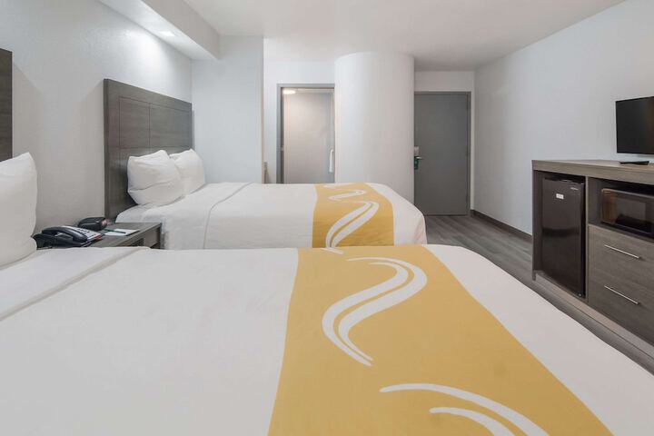 2 Double Beds (5 of 15)