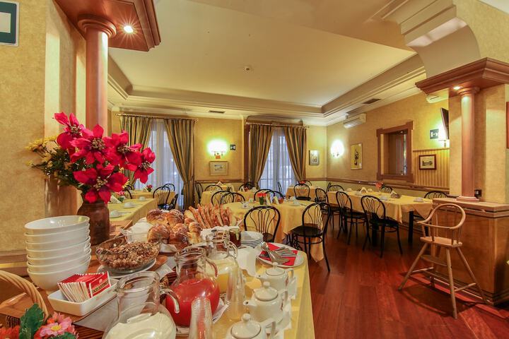 Breakfast area