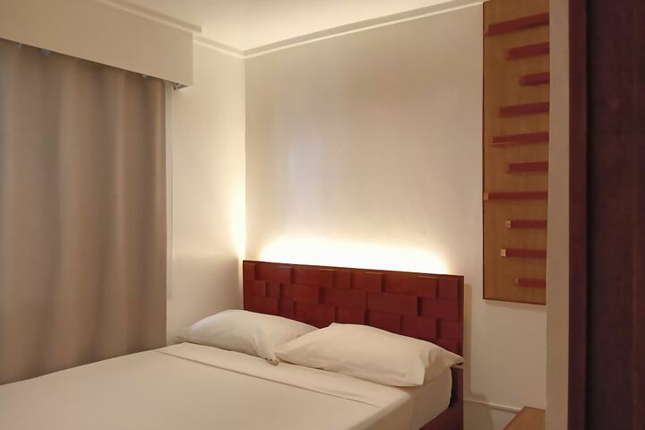 Room 8 of 24