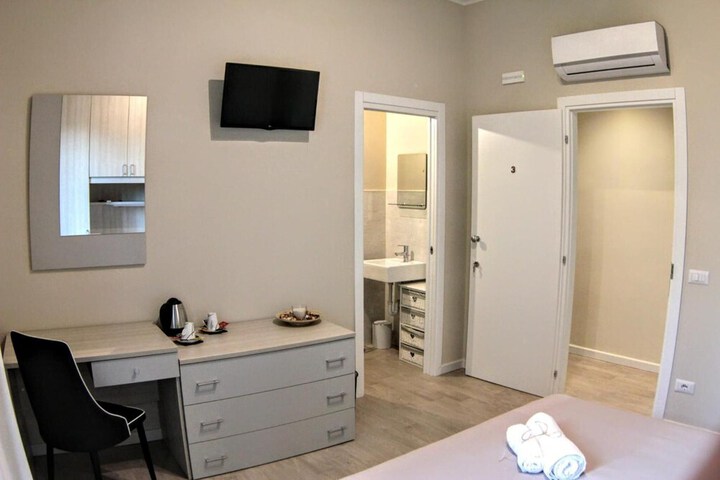 Room 19 of 48