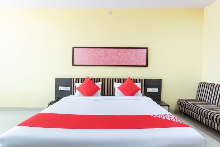Room 8 of 16
