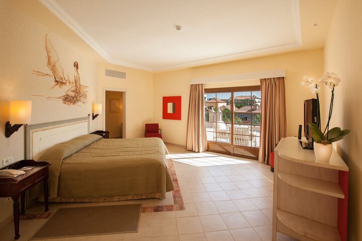 Room 14 of 92