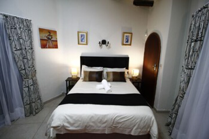 Room 13 of 27