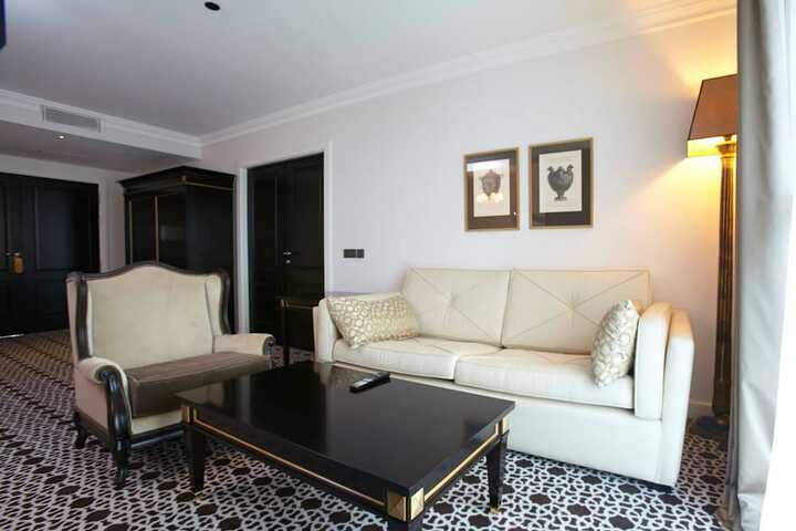 Room 34 of 59