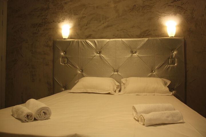 Room 4 of 13