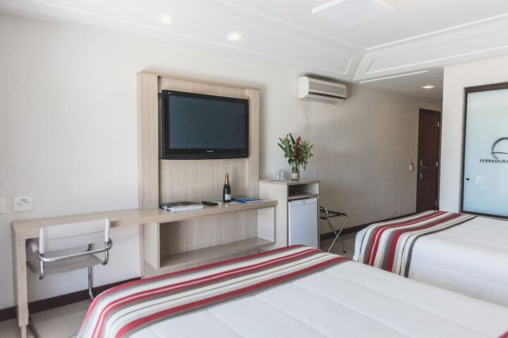 Room 5 of 87