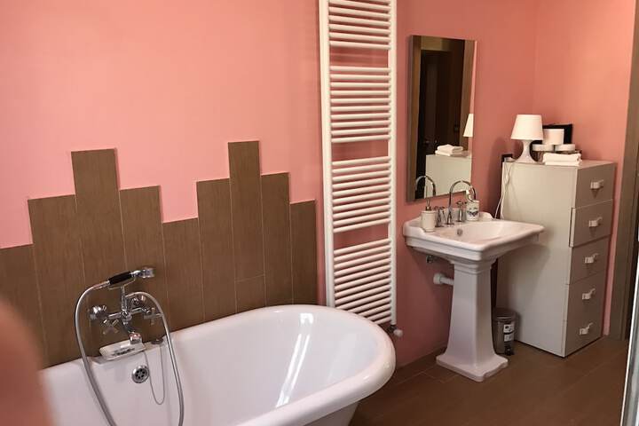 Room 13 of 18