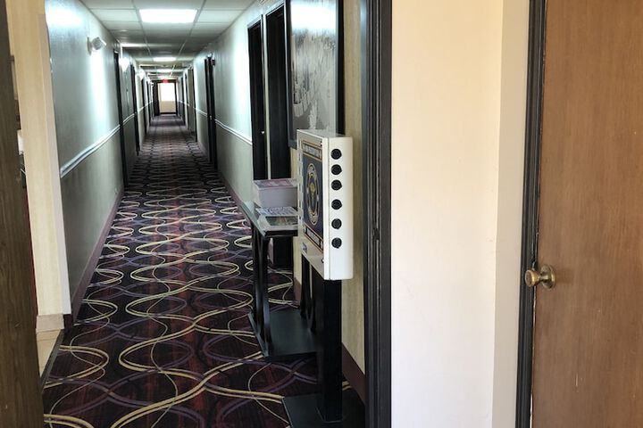 Ballroom/Hall 33 of 39