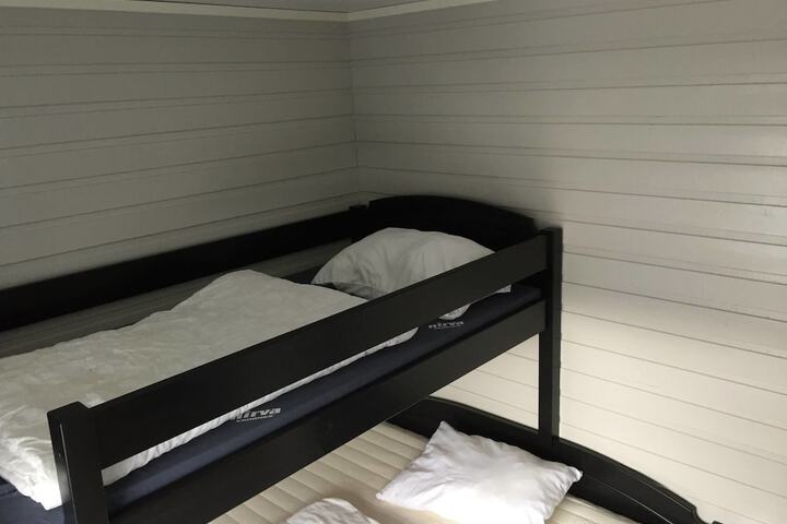 Room 4 of 52