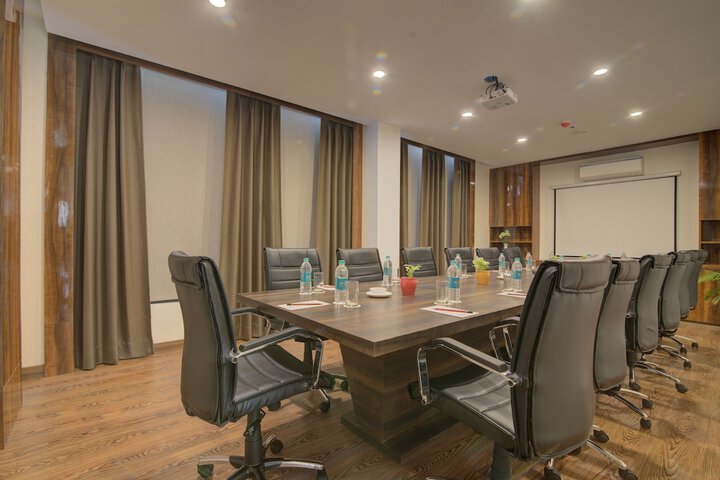 Business Center 38 of 41