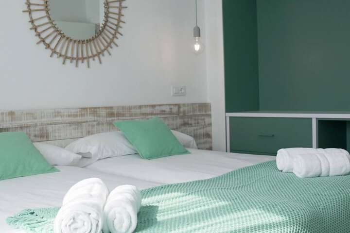Room 15 of 37