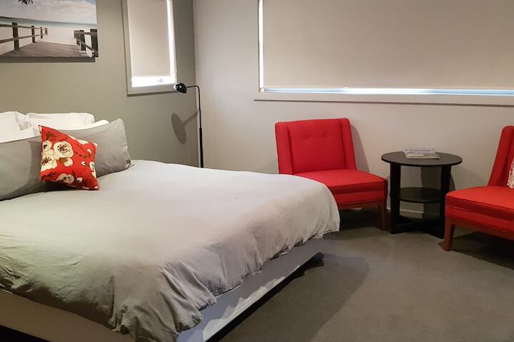 Room 4 of 48