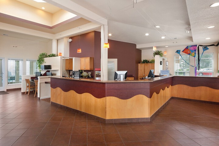 Entrance & Lobby