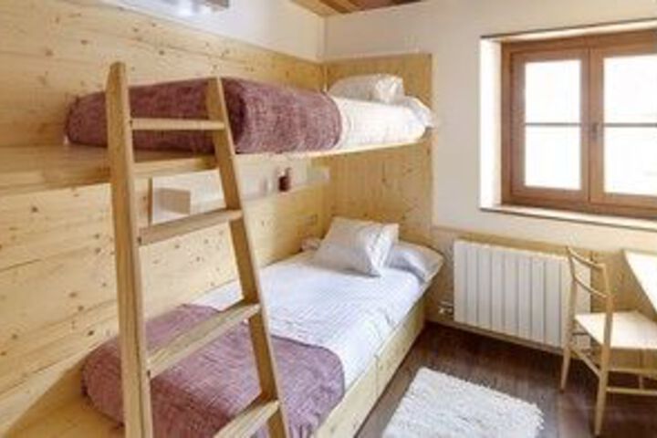 Room 11 of 27