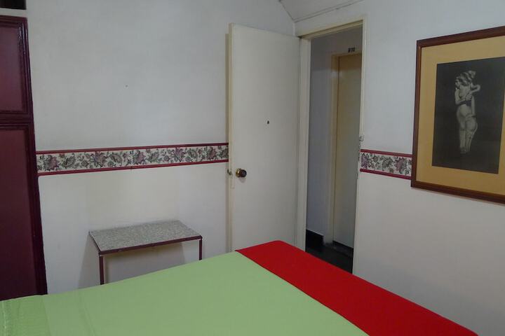 Room 11 of 38