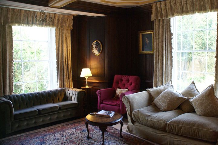 Lounge 17 of 20