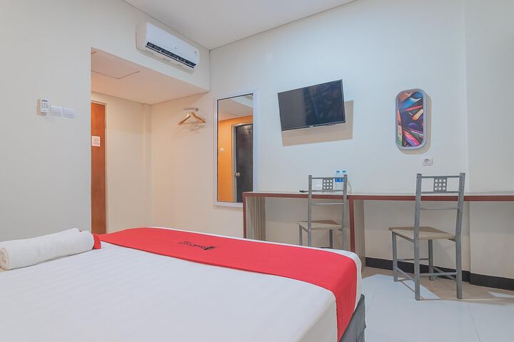 Room 9 of 21