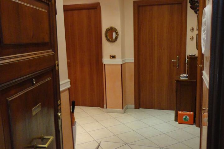 Ballroom/Hall 29 of 33