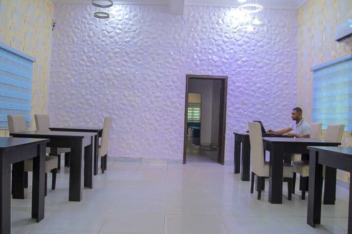 Dining 12 of 15
